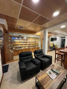 SALON Y HUMIDOR