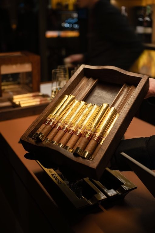 BOLIVAR NEW GOLD MEDAL